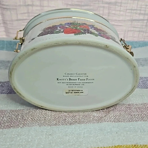 BERRY CANISTER - Picture 6 of 12